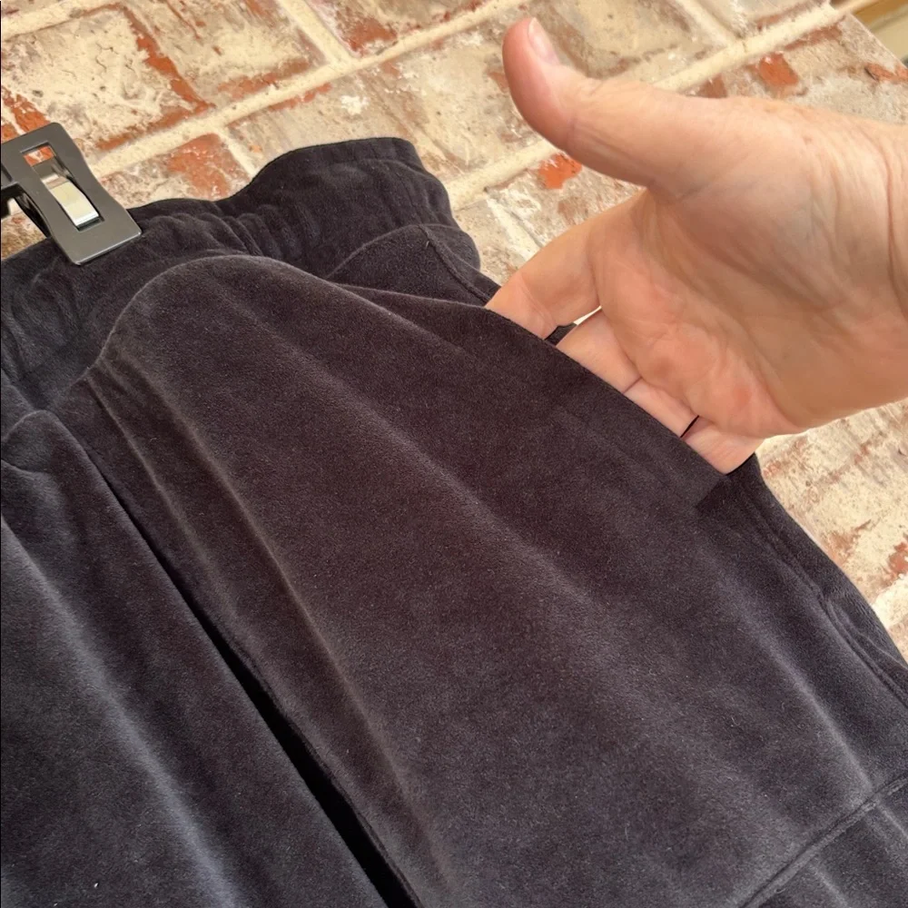 Terra & Sky Black Velour Draw String Waist Jogger Pants